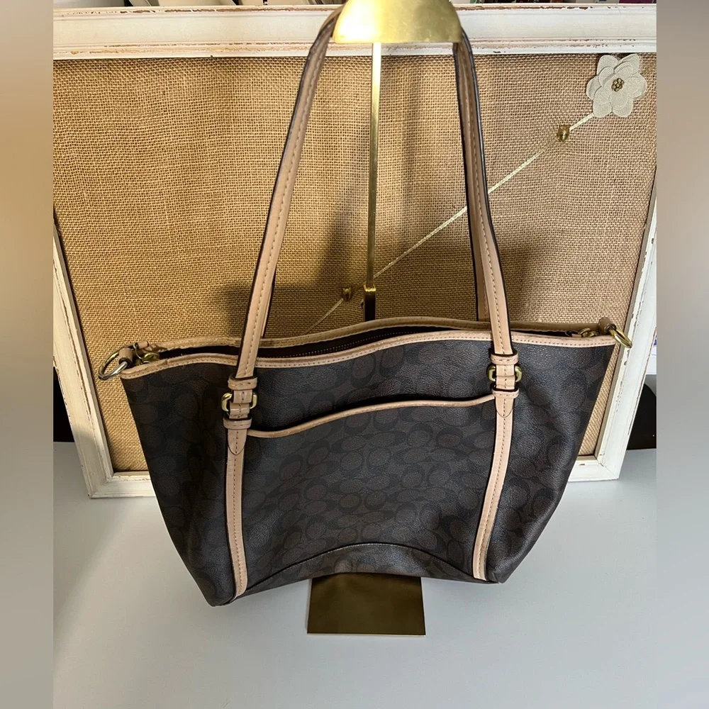 Authentic Coach Signature Peyton Tote Bag - Picture 2 of 10